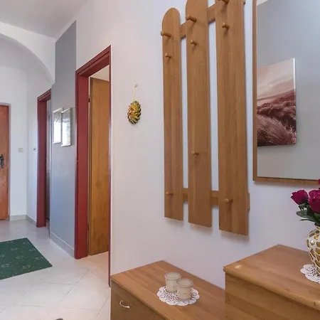 Beautiful In With Kitchen *