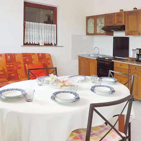 Prázdninový dům Beautiful In With Kitchen Nedeščina