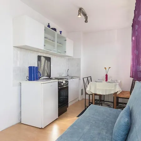 Beautiful In With Kitchen Nedeščina
